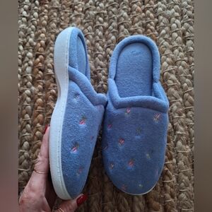 Womens Isotoner Slippers Size 8.5/9.
